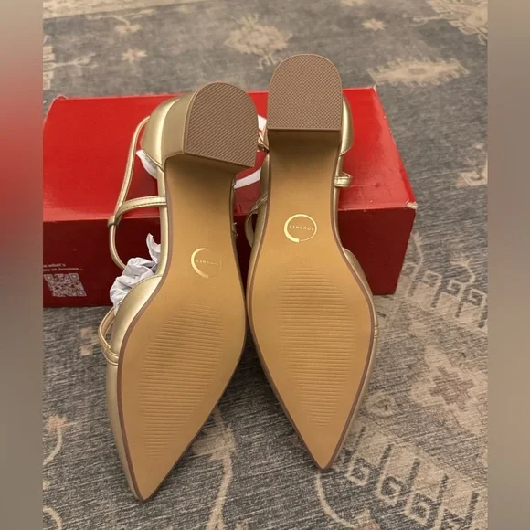 Journee Collection Champagne Pointed Heels - Picture 2 of 3